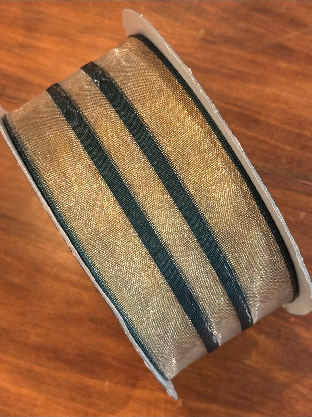 Sealed Kirkland Signature Wired Gold Mesh Green 50 yds 2 1/2” Wide Christmas